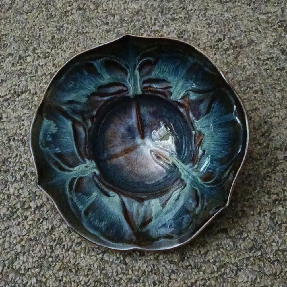 Vintage Bill Campbell glazed scalloped triple petal lotus pottery bowl - Picture 4 of 8